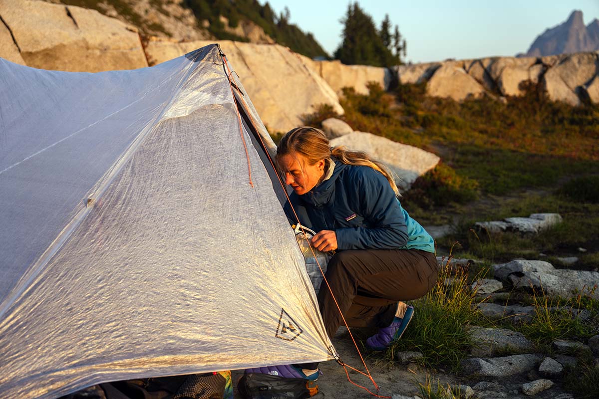 Hyperlite Mountain Gear Unbound 2P ultralight backpacking tent (getting stuff from inside tent)